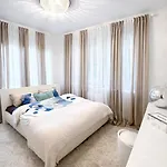 Hill Apartment