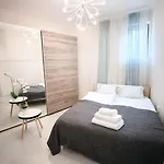 Apartment Hill